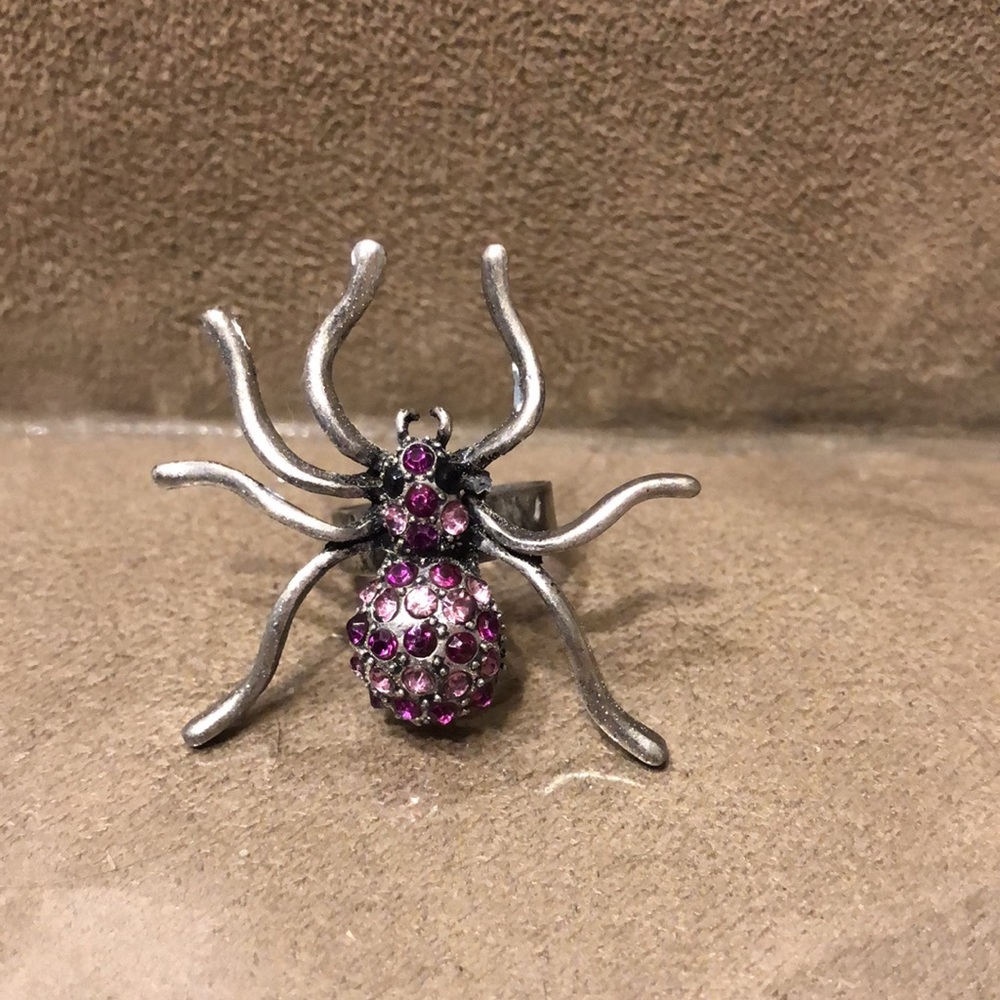 Beautiful Vintage Rhinestone Spider Ring ๐ท๏ธ - Picture 2 of 10